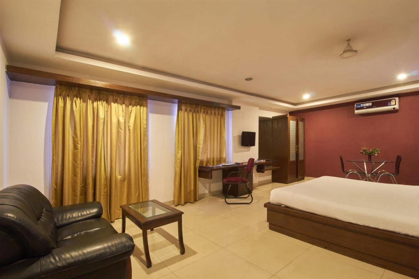 होटल Fabhotel Royal Residency Ii - Nr Lakdikapul Metro Station 3*